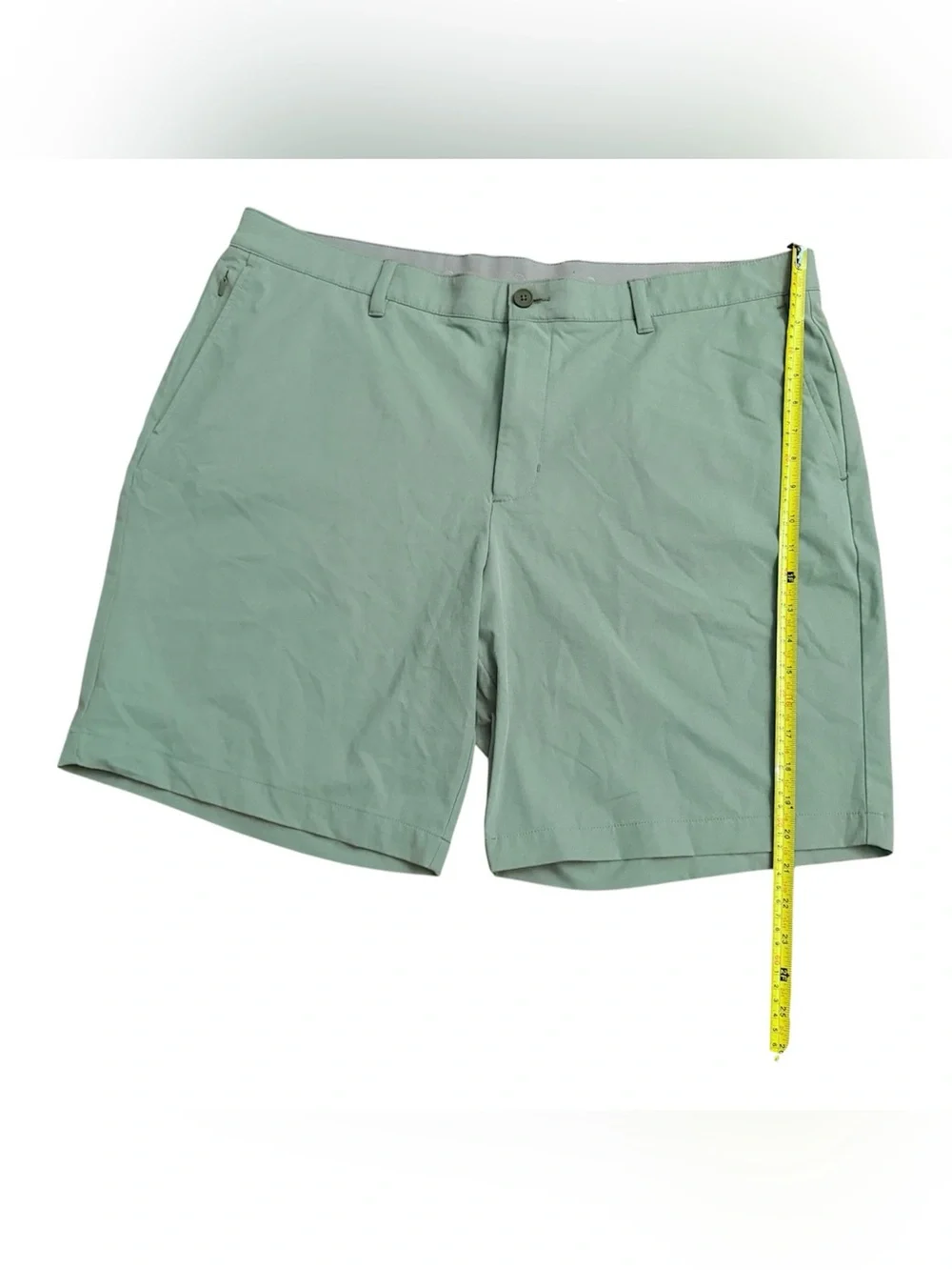 Tommy Bahama Men’s Green 5 pockets Solid Chino Flat Front Shorts 9 Inch Inseam